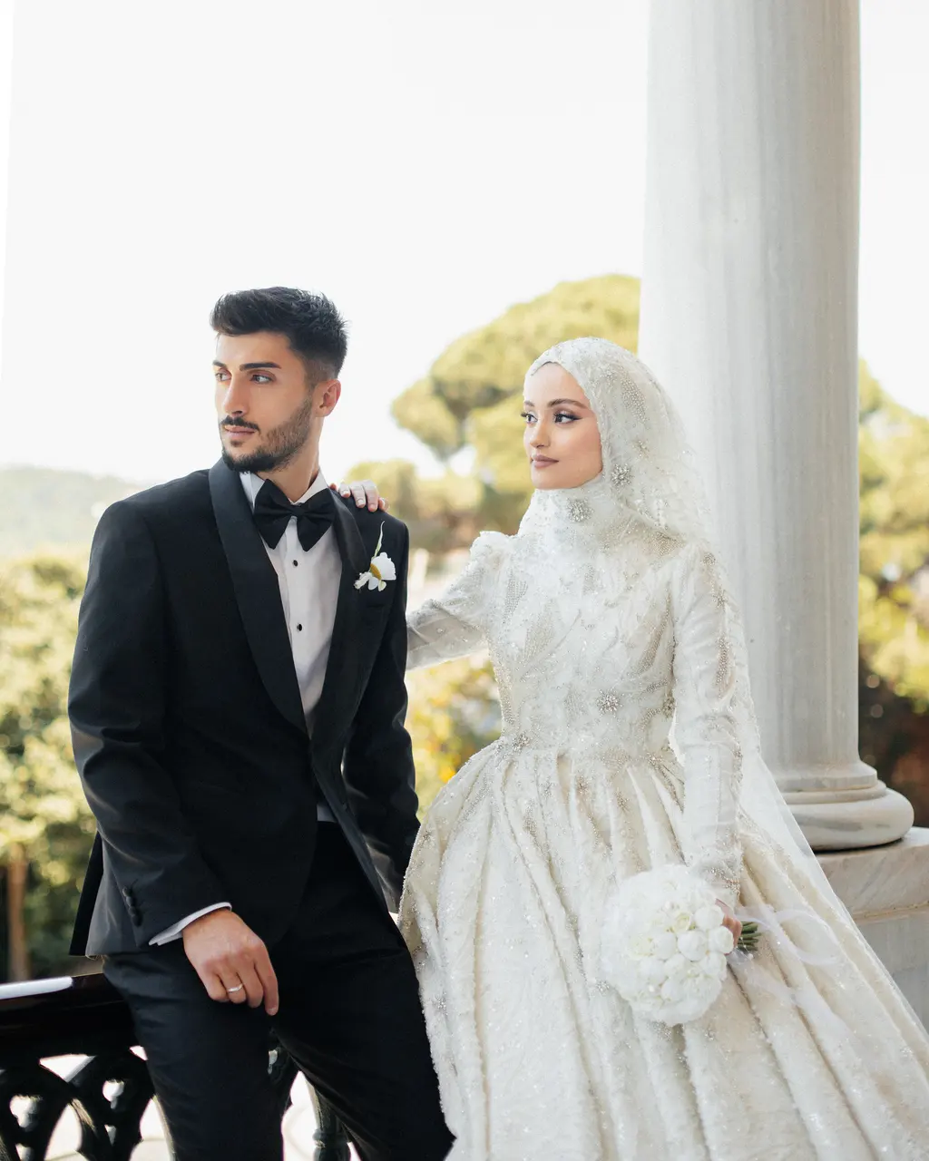 Ayşenur, Adile Sultan Sarayı dış çekimi — kare 8