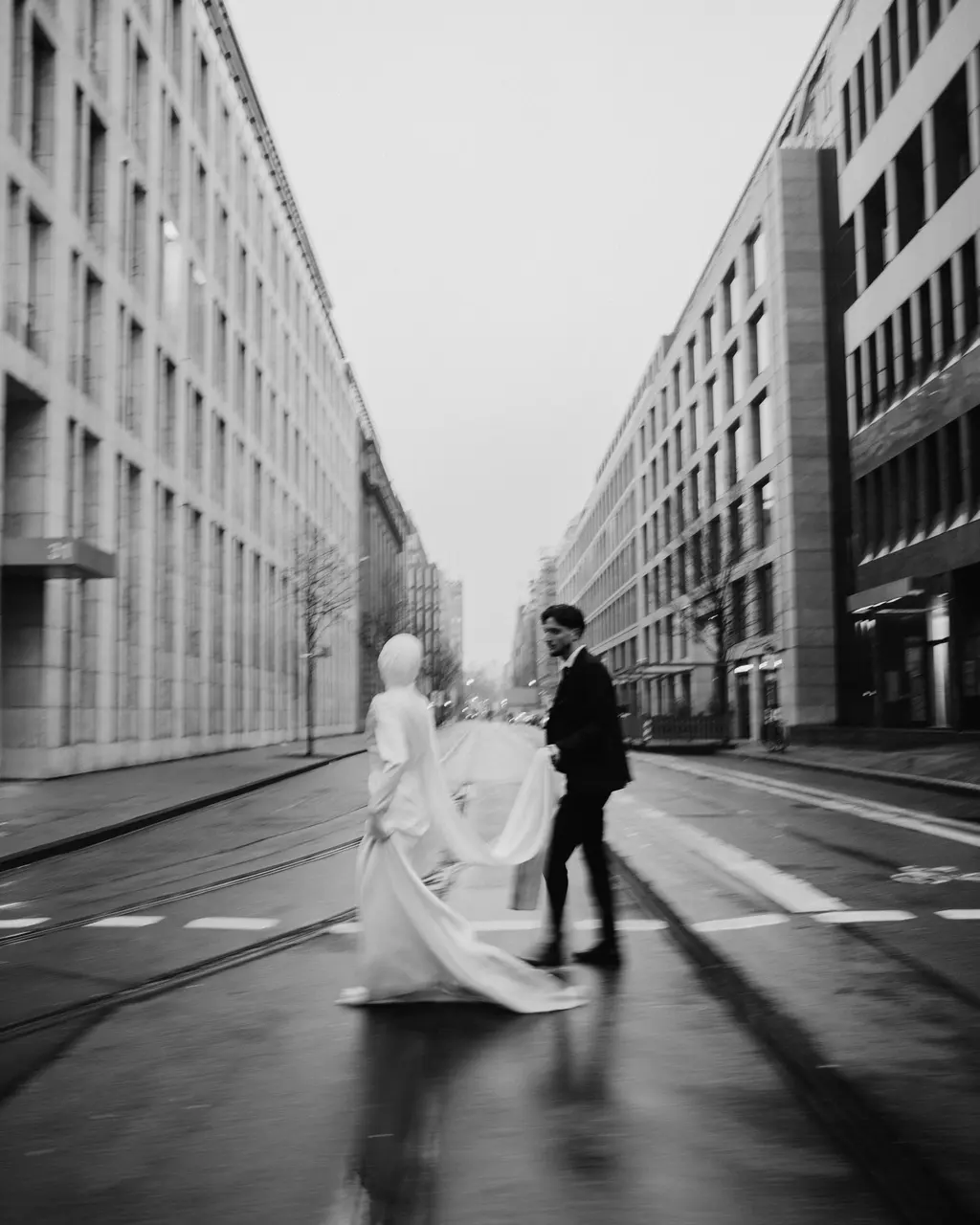 Dilara & Mert, Düsseldorf dış çekimi — kare 10