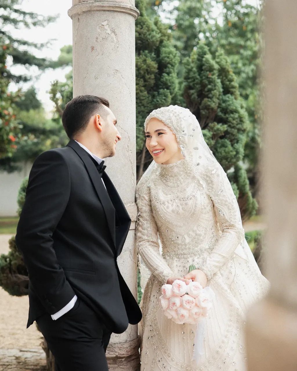 Gamze & Niyazi, Maslak Kasrı dış çekimi — kare 3
