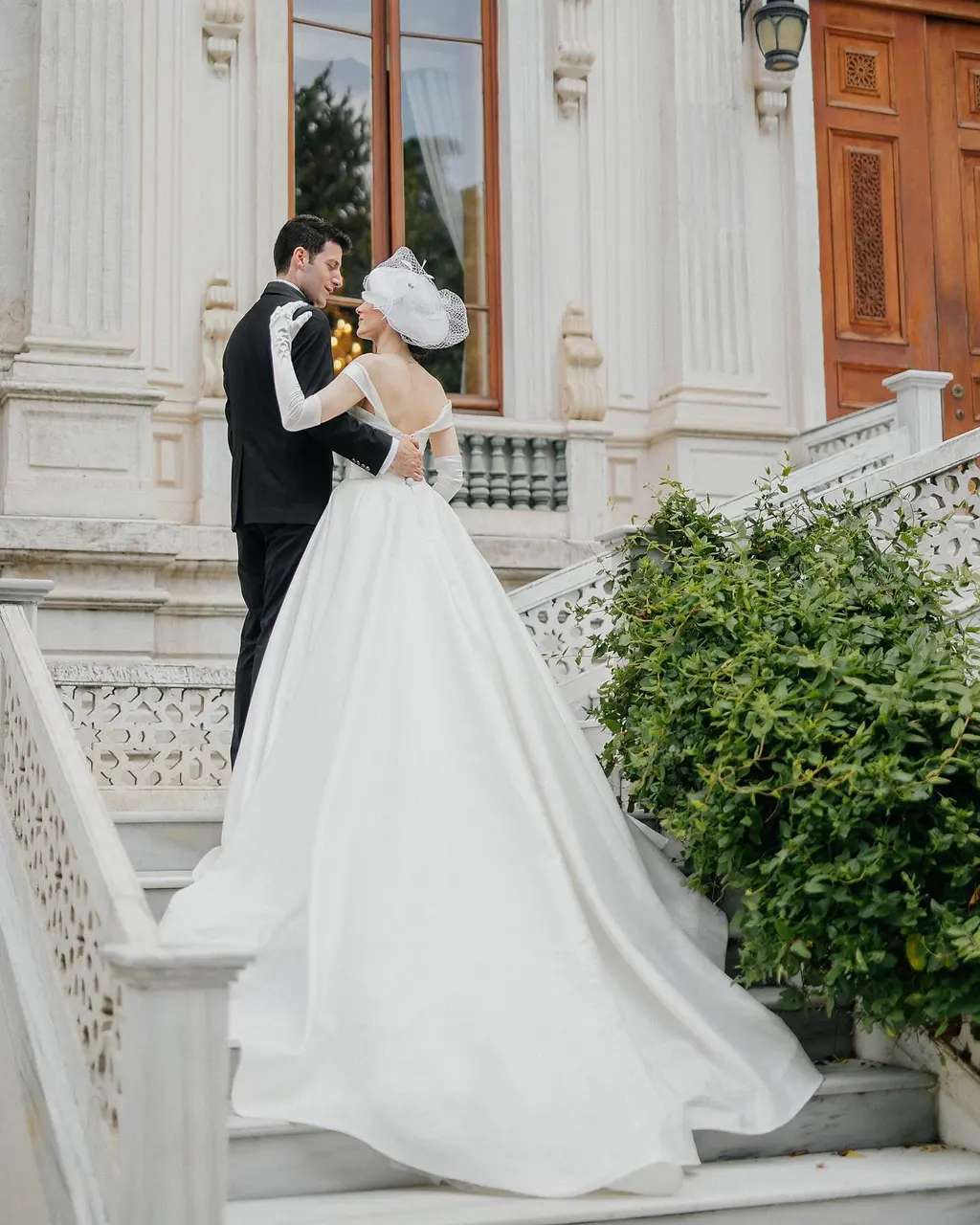 İlkem & Yahya, Adile Sultan Pavilion photoshoot — frame 3