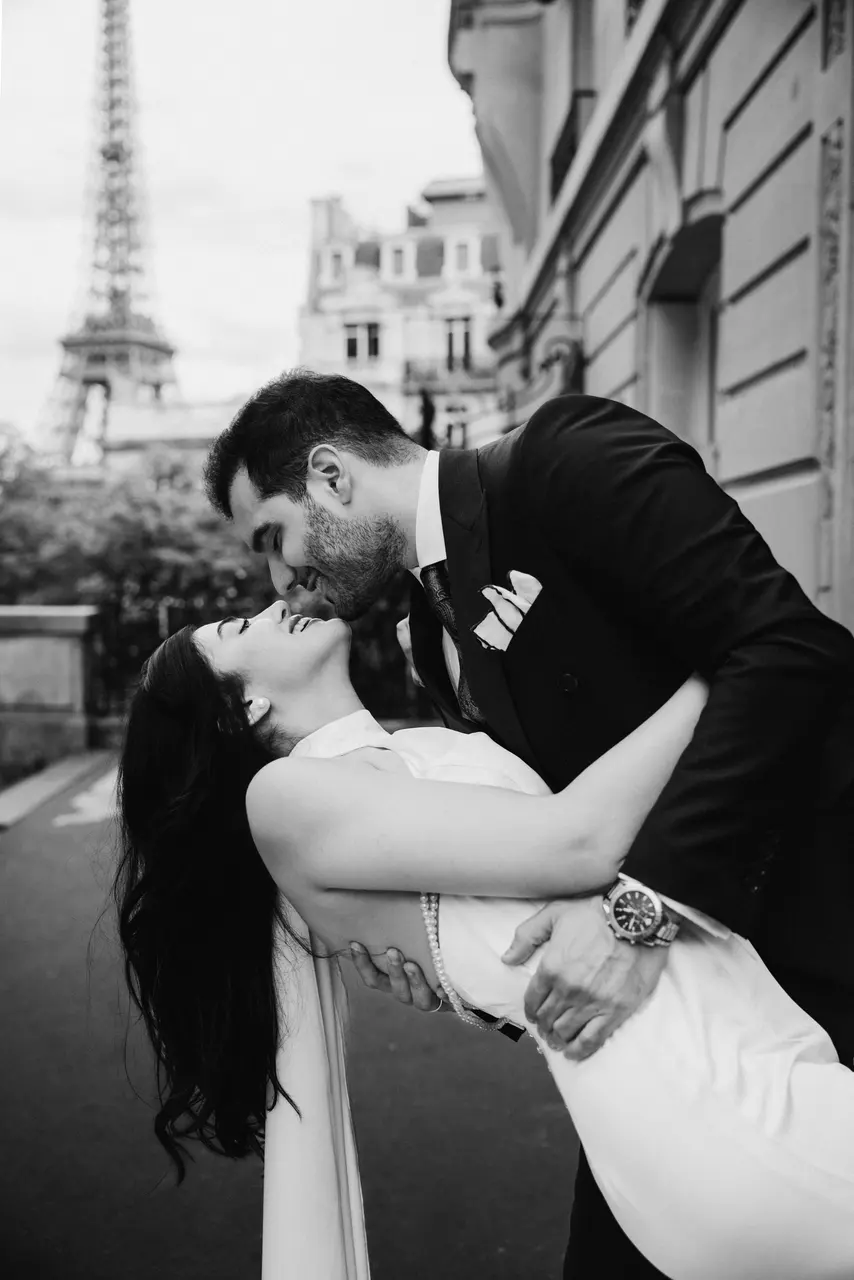 İrem & Ata, Paris dış çekimi — kare 8