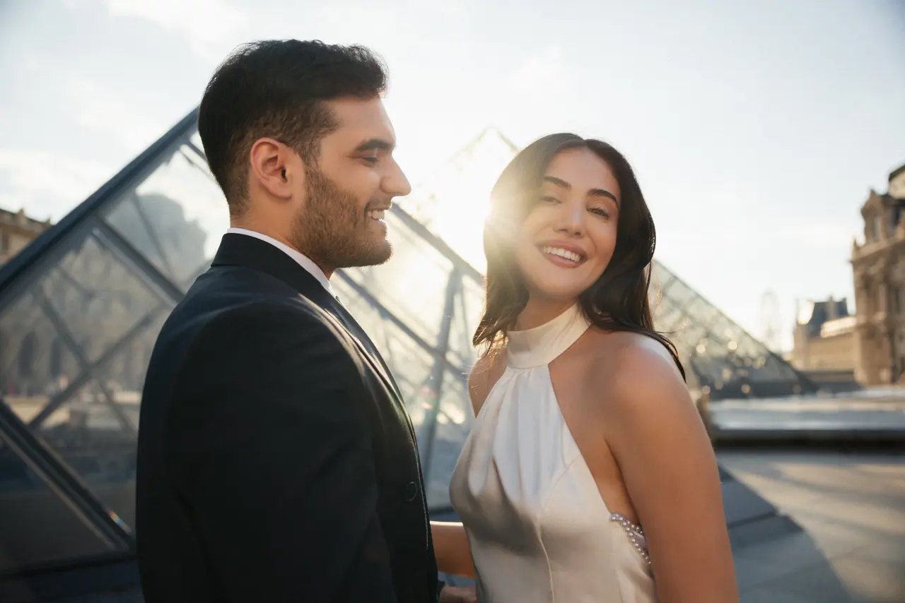İrem & Ata, Paris dış çekimi — kare 27