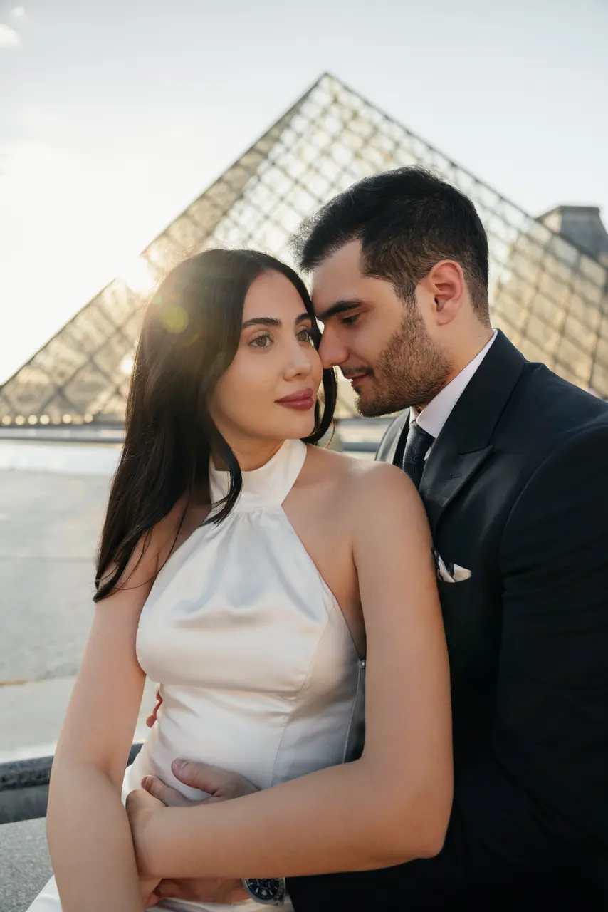 İrem & Ata, Paris dış çekimi — kare 30