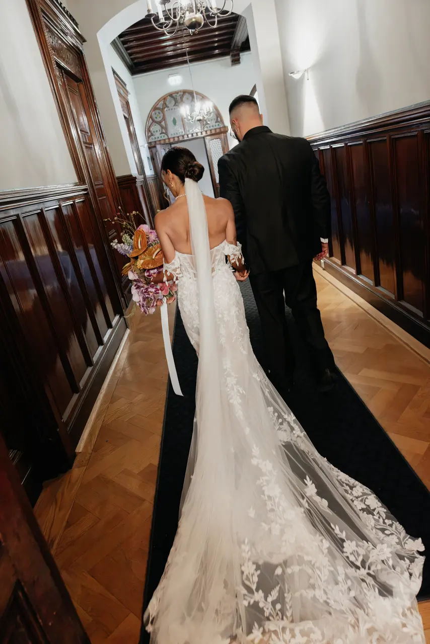 Neslihan & Calvin, Düsseldorf dış çekimi — kare 15