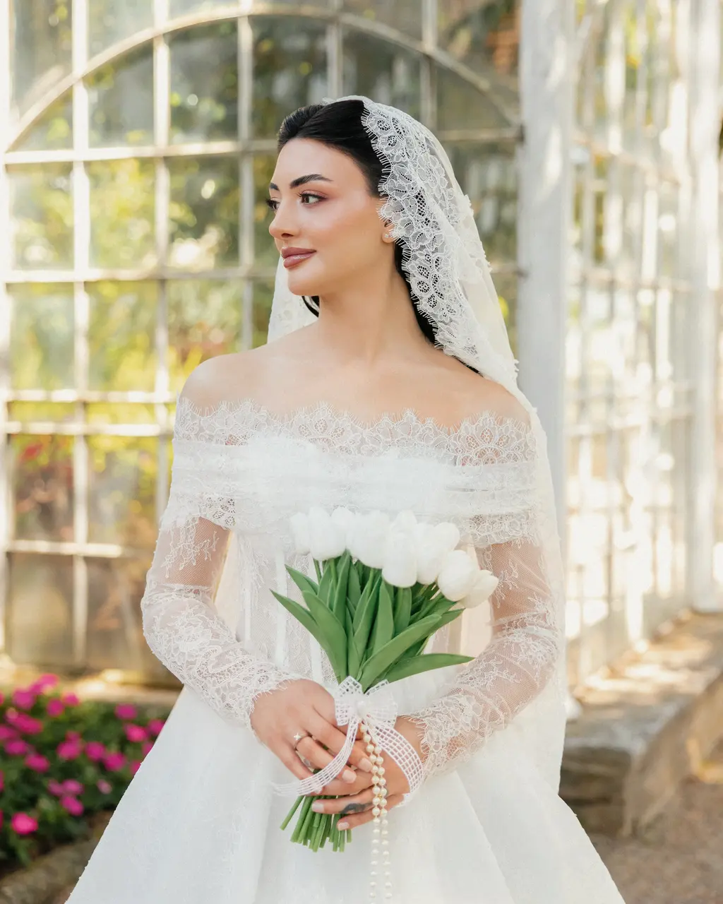 Neslihan & Muhammed, Maslak Kasrı dış çekimi — kare 1