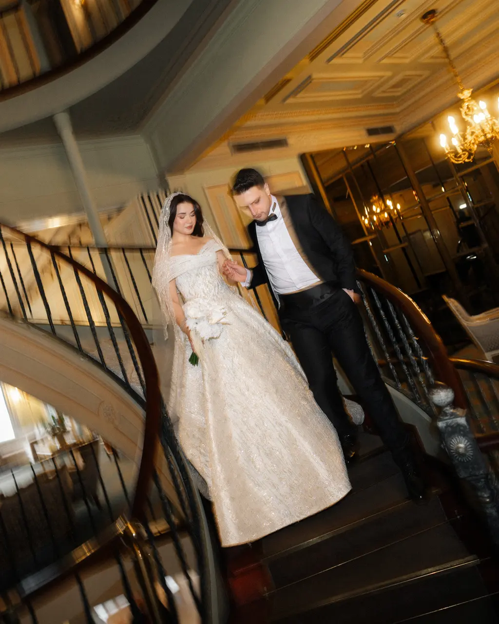 Sedanur & Uygur, Bosphorus Palace Hotel dış çekimi — kare 8