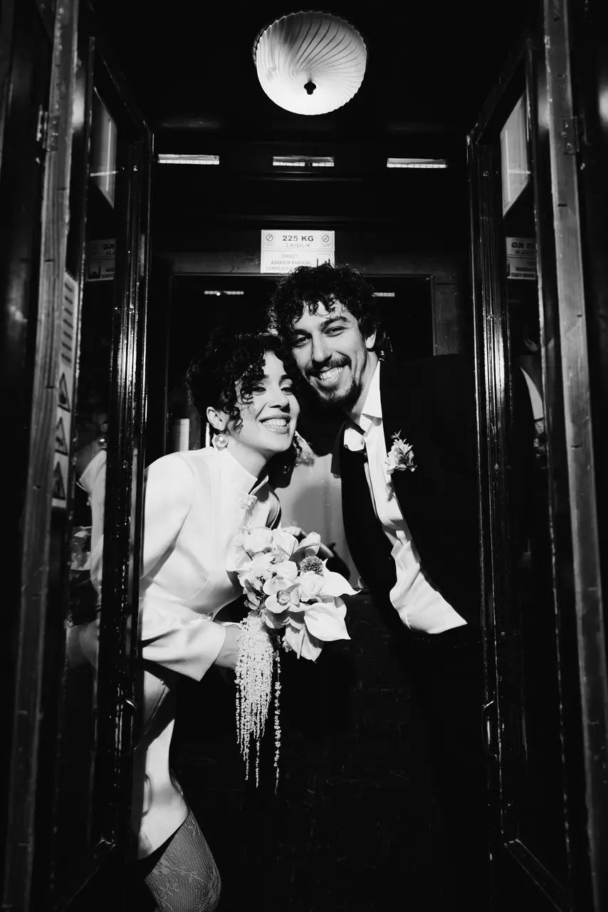 Sinem & Emre, Zarif Studio studio session — frame 26