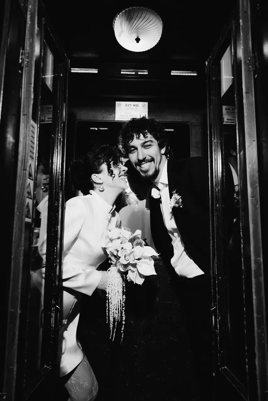 Sinem & Emre, Zarif Studio studio session — frame 27