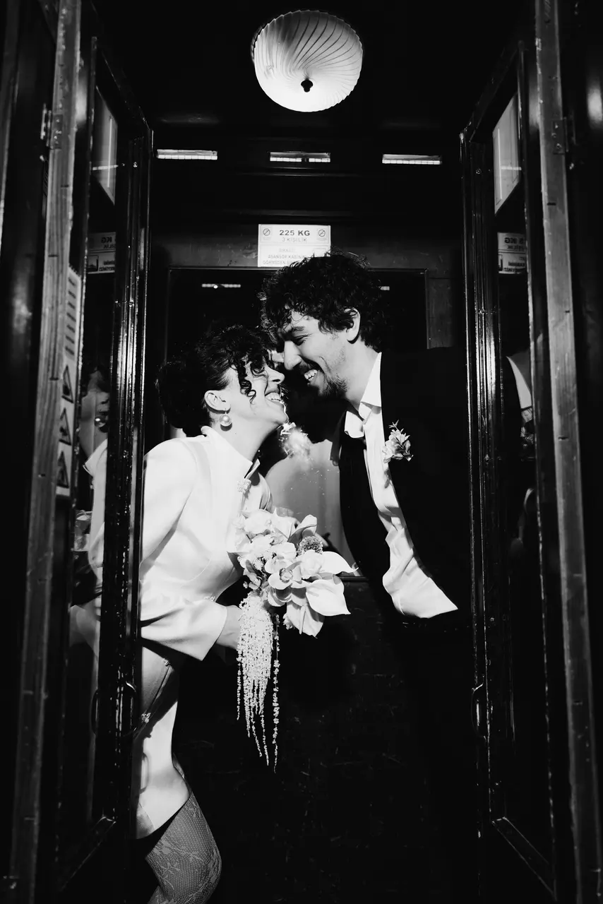 Sinem & Emre, Zarif Studio studio session — frame 28