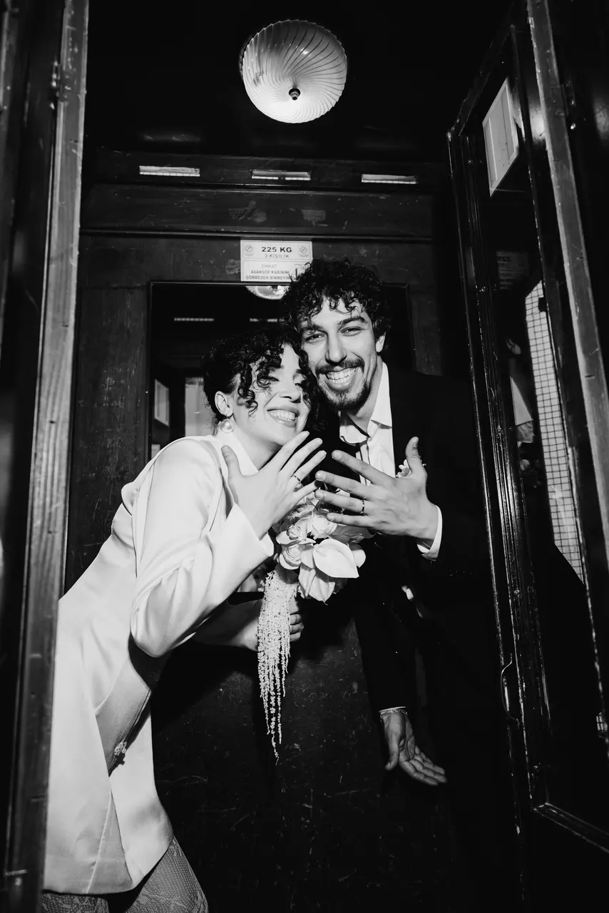 Sinem & Emre, Zarif Studio studio session — frame 30